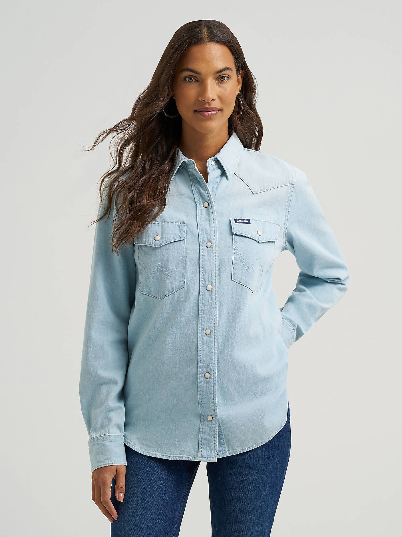 Women's Wrangler Bleached Denim Snap Shirt 112373722 - Image 2