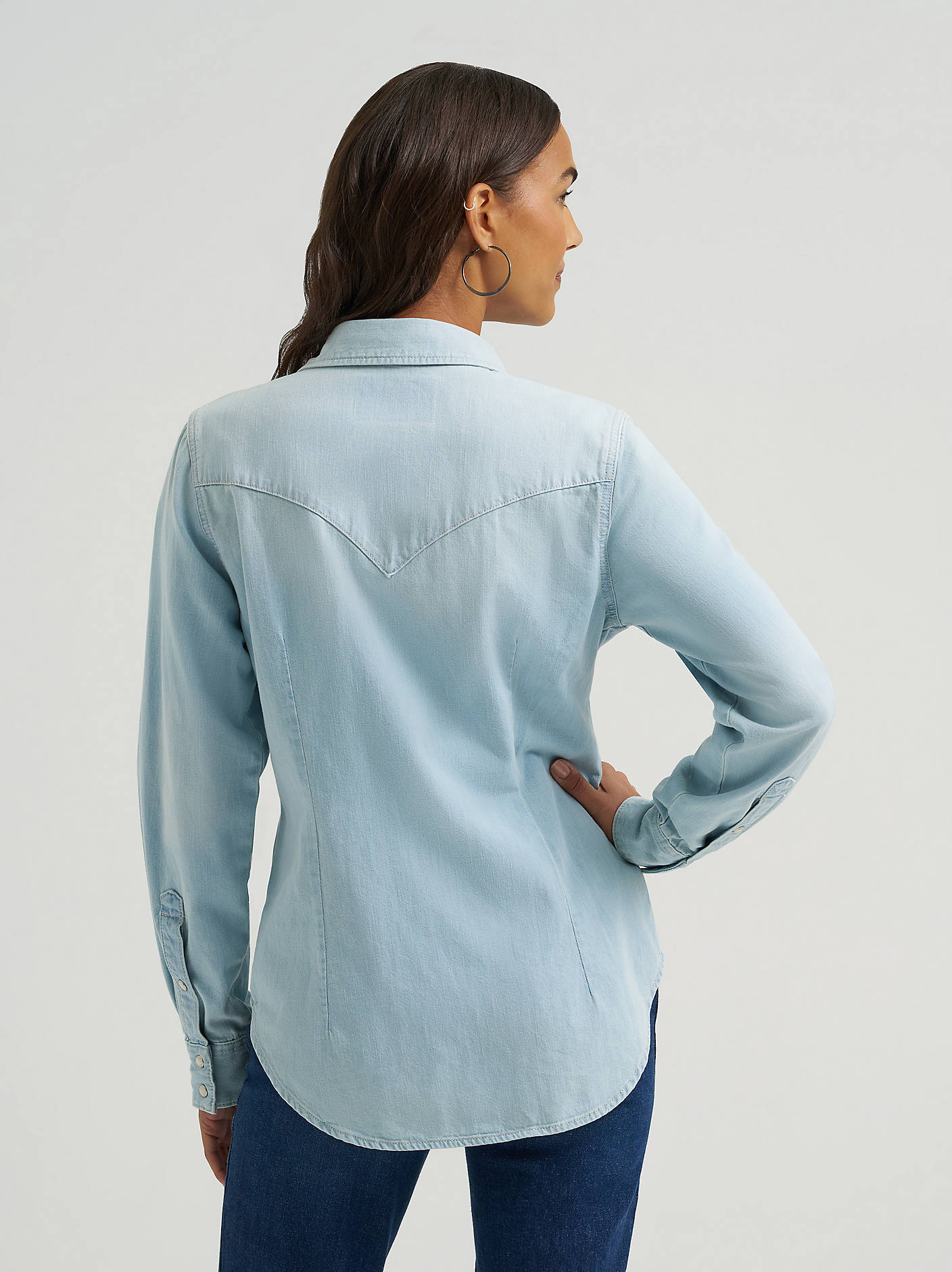 Women's Wrangler Bleached Denim Snap Shirt 112373722 - Image 4